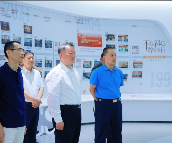 ?陈利众主席带队调研尊龙人生就是博首页丝绸，赋能丝绸经典工业?